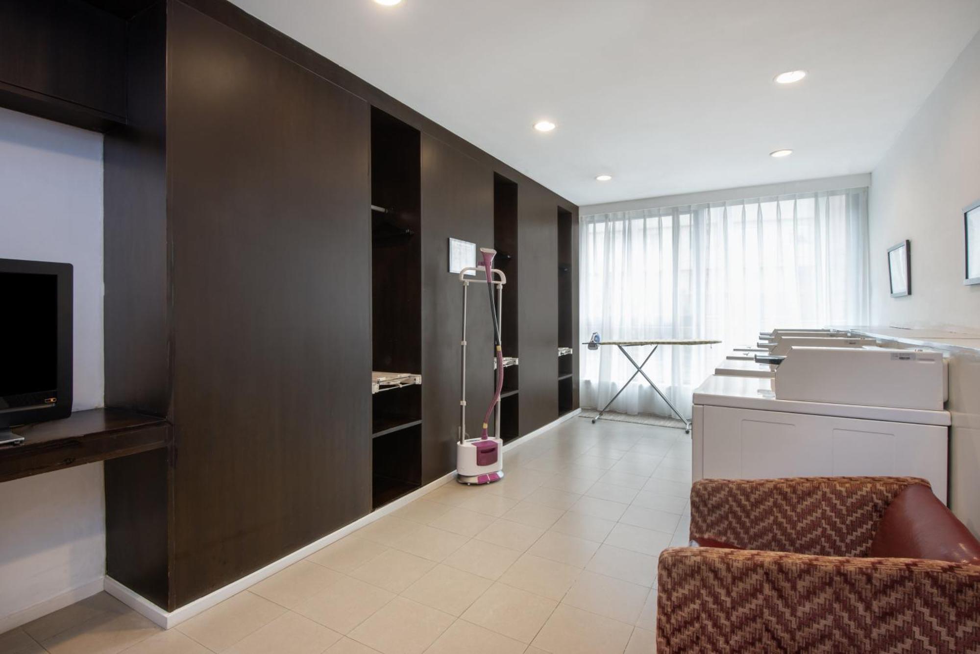 Holiday Inn Express Chengdu Gulou-Tianfu Square Chunxi Road Branch Zewnętrze zdjęcie